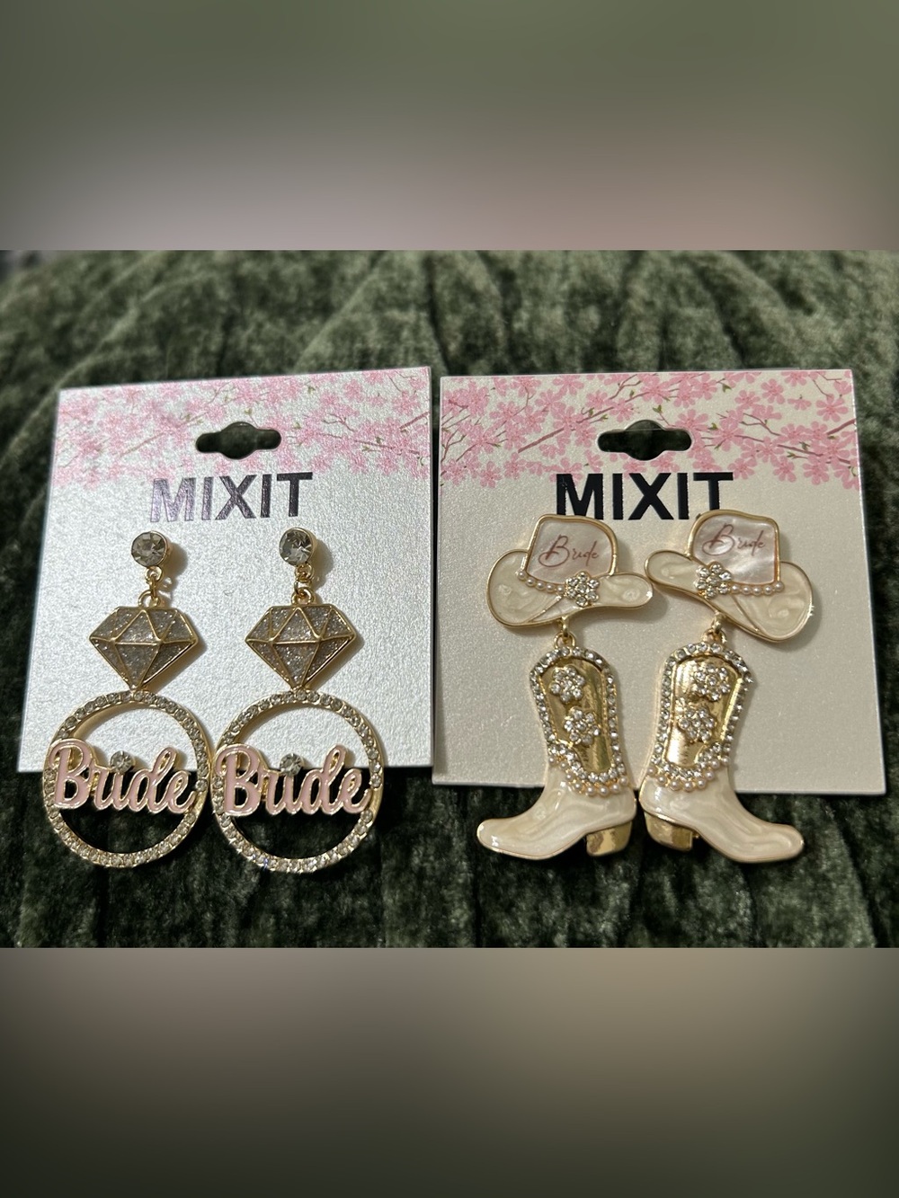 NWT MIXIT “HERE COMES THE BRIDE!” PARTY (2) Earrings Duo